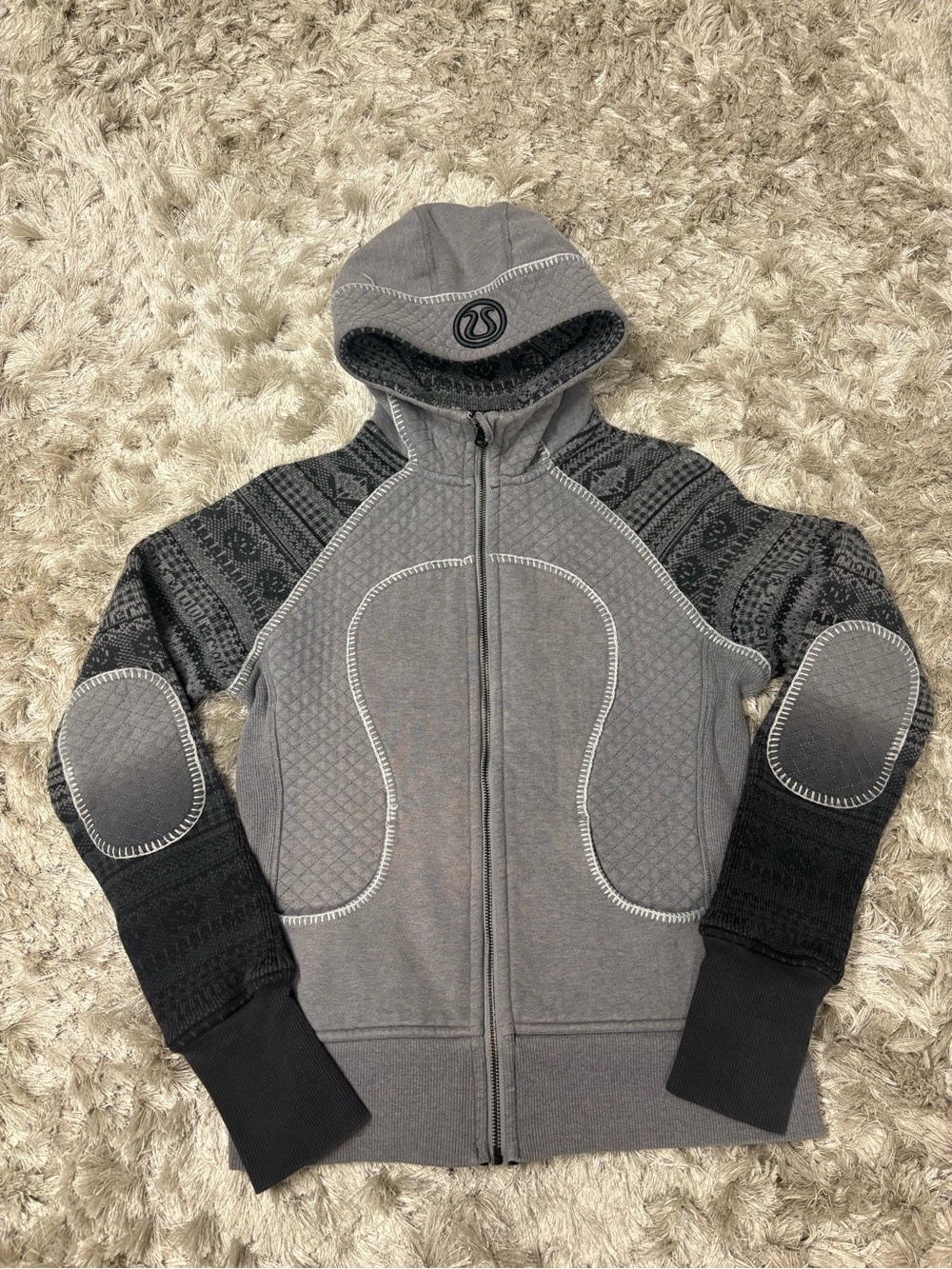 Lululemon Gray Quilted Full-Zip Hoodie with Patterned Sleeves sz 8